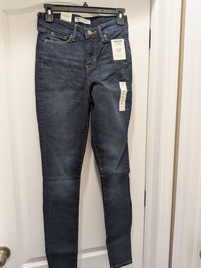 Signature Levi Strauss Totally Shaping High Rise Skinny Jeans 2L/W26/L32